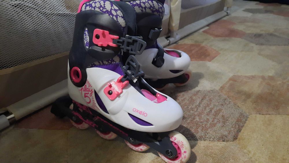 Role copii reglabile marimea 32-34 + cadou o casca protectie