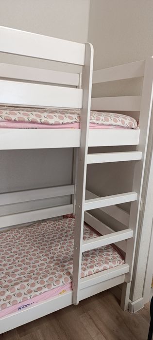 Двухъярусная кровать