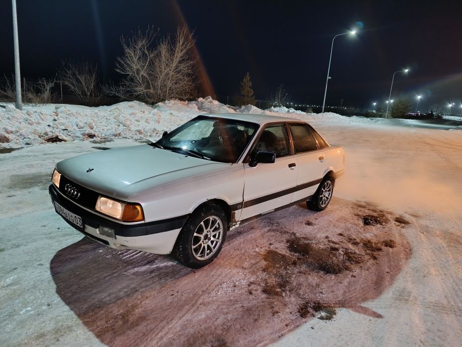 Audi 80 b3 2 литра.