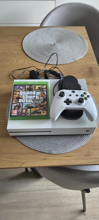 Xbox One  S / GTA 5