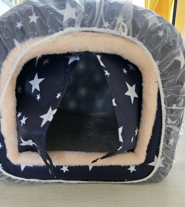 Студоустойчива къщичка за котки и малки кучета