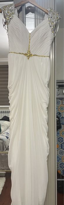 Вечернее роскошное платье 30000 тг