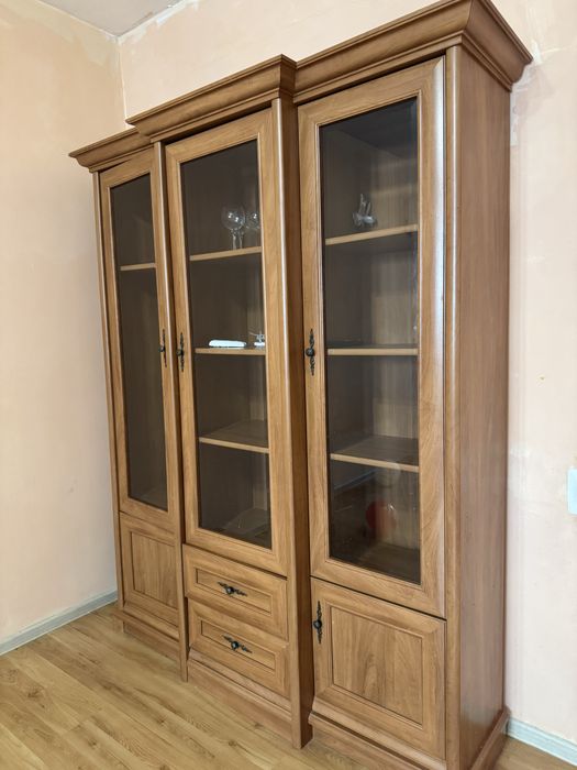 Шкаф сервант Польша