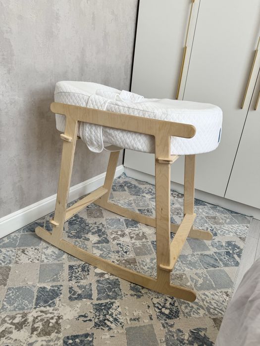 Продам Подставку под люльку