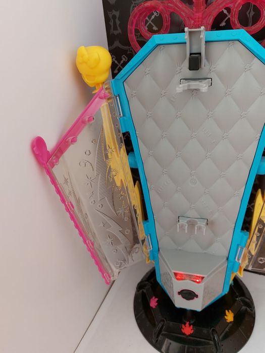 Продаю куклу Monster High