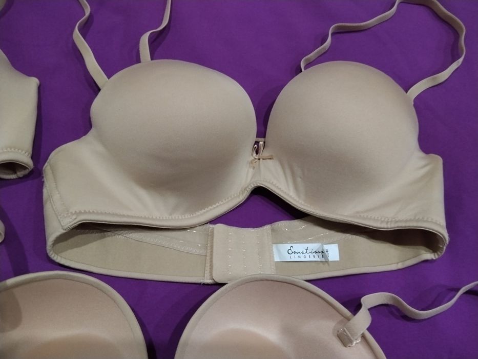 3 sutiene mărimea 85B