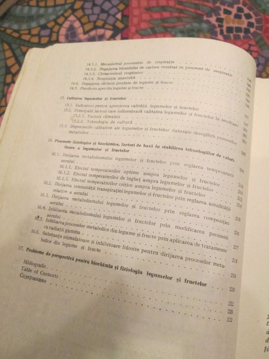 1983 carte Biochimia si fiziologia ..