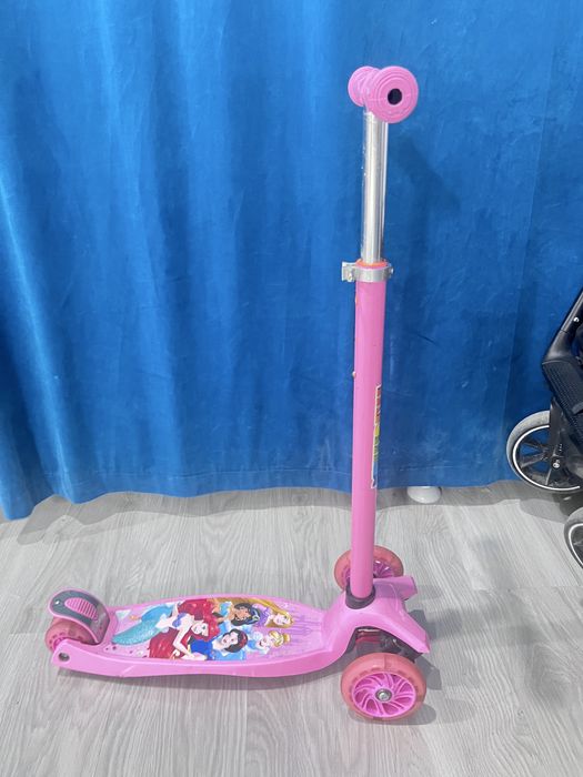 Продам самокат для девочки