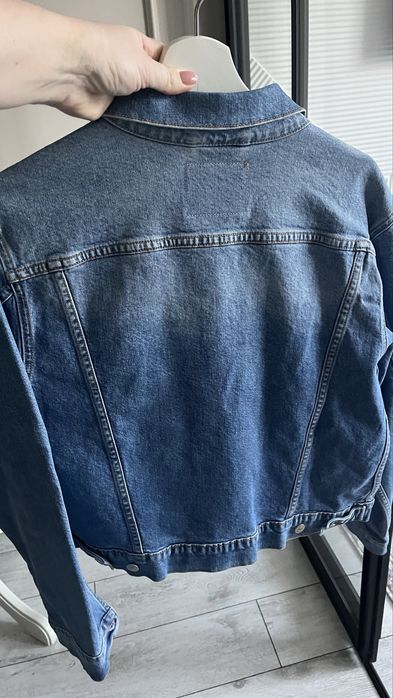 Продам куртку джинсовую