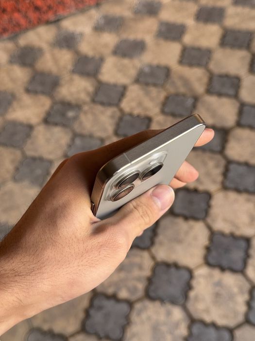 Iphone 15 pro Natural titanium