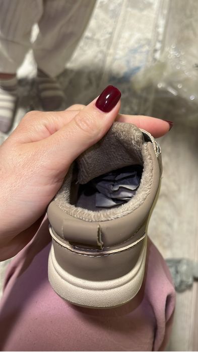 Продам ботинки осень детские