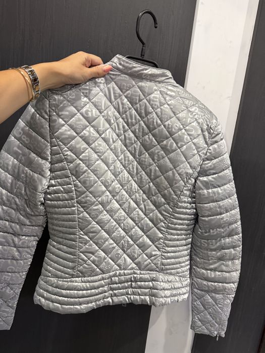 Пролетно/есенно яке Guess