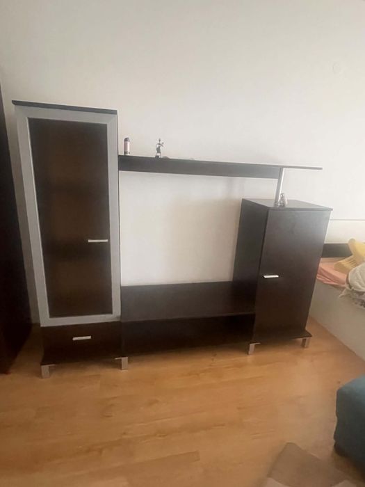 Продавам холна секция, без забележки, като нова. Размери  дължина 190/дълбочина 50/височина 160