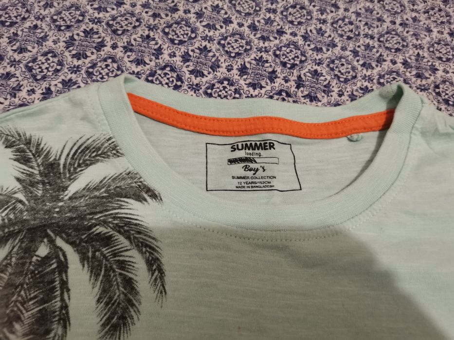 Tricouri XS și pantaloni 134-140