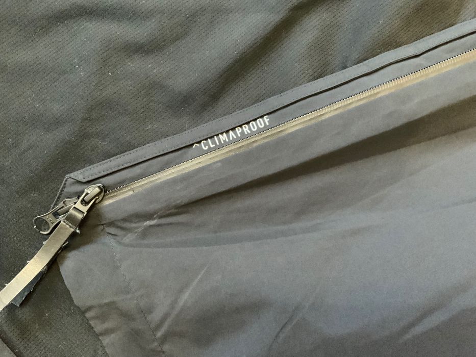 Adidas-оригинална горница,яке 48м