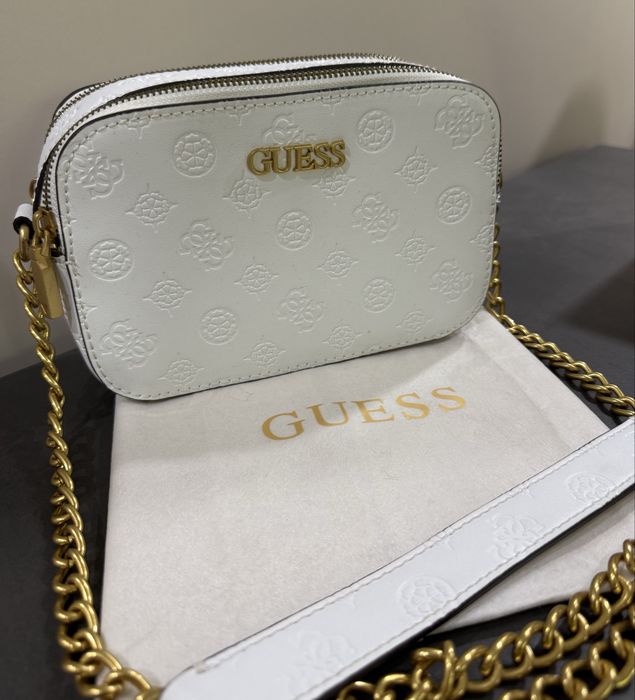 Чанта GUESS - бяла, Noelle Crossbody Bag