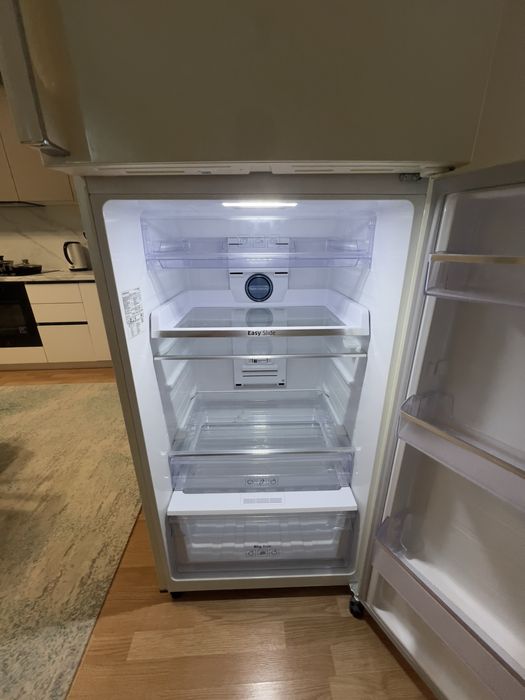 Холодильник Samsung