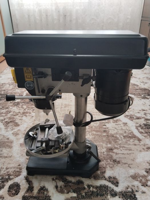 Станок сверлильный