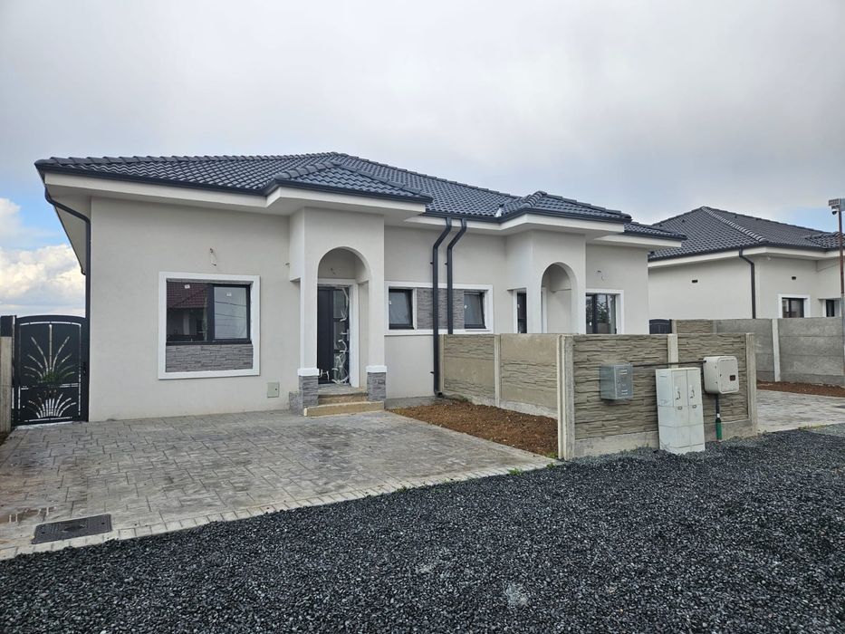 PROPRIETAR Vand Duplex in Sanandrei