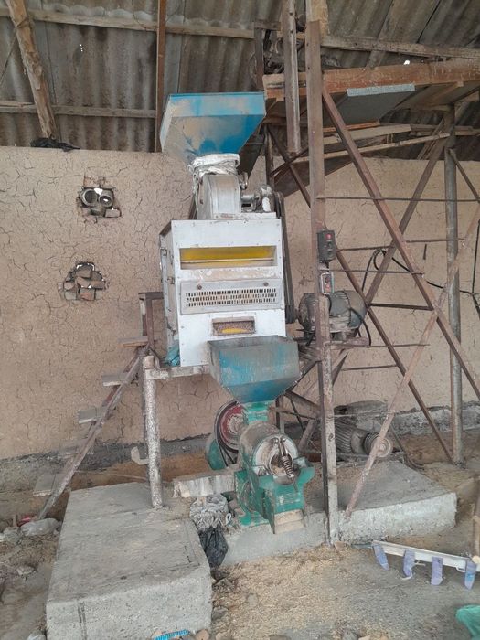 Sholini chiqaradigan tegirmon sotiladi