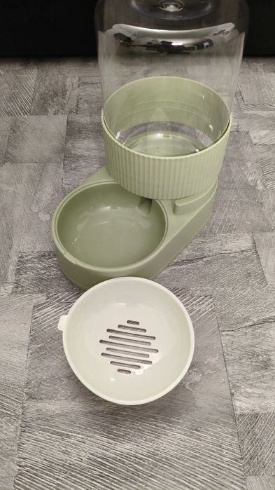 Динспенсър за вода