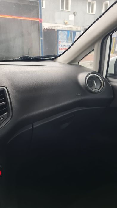 Proprietar vând ford fiesta