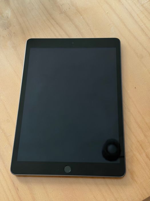 Ipad 9 64 GB в перфектно състояние и оригинална писалка