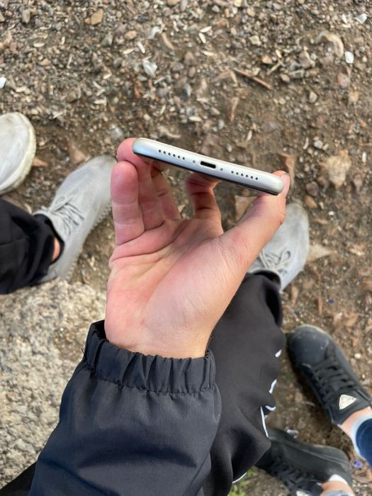 Продам или бменяю 11 айфон  на 11 про