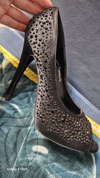 Продам почти новые туфли