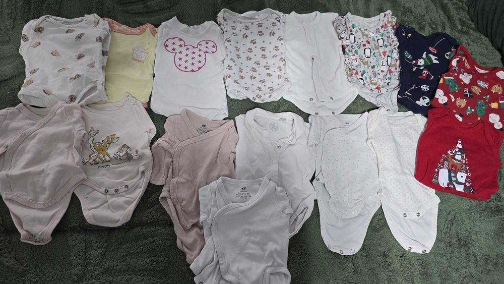 Vand lot de haine bebelus fetita marimea - 50-56-62 stare foarte buna