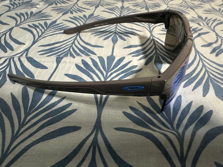 Ochelari de soare Oakley Thinlink Dark Grey / Sapphire Iridium (OO9316‑04)