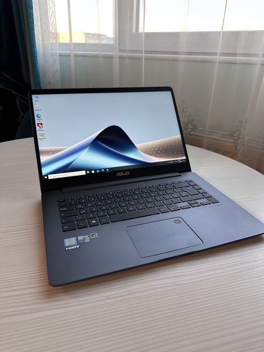 Asus ZenBook 15’ - inte i5 - GTX950 2Gb - 8Gb RAM - SSD240 - taste iluminate