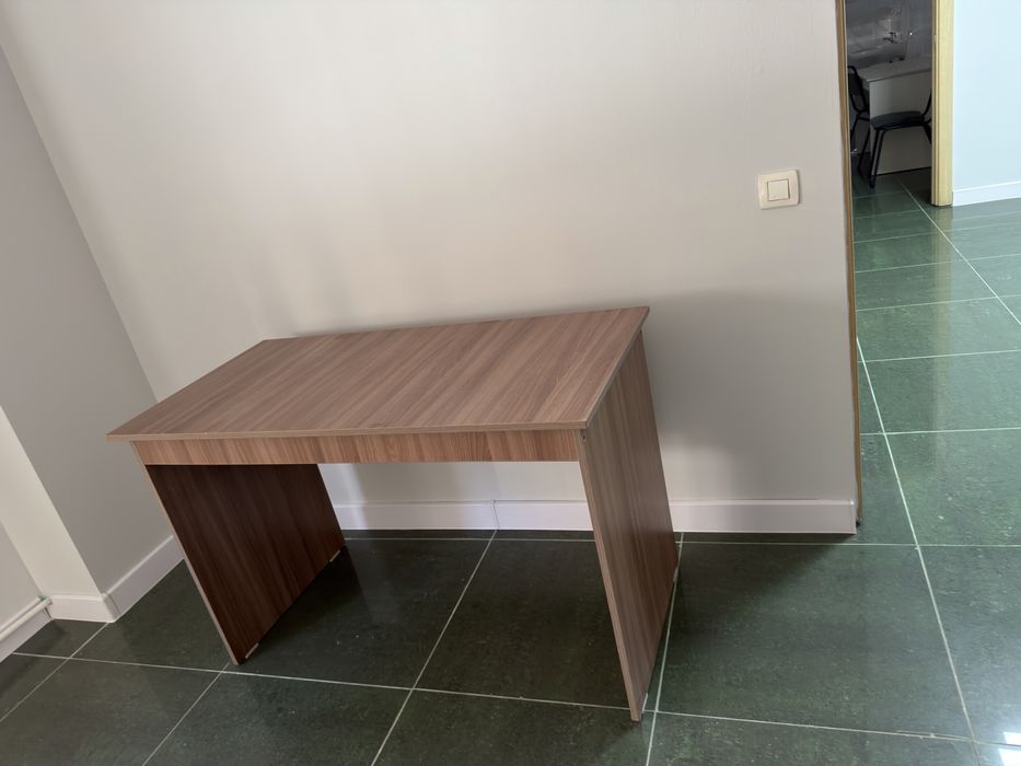 Продам офисные столы в хорошем качестве