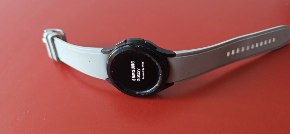 Samsung Galaxy Watch4 Classic 42mm (SM-R880),