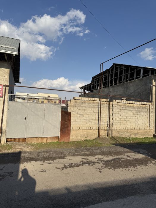 Бардамкол мактаб олди  Нур кочасида йер сотилади