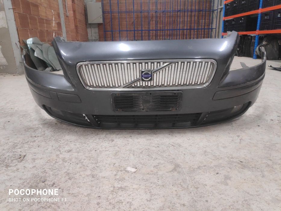 Предна броня Volvo V50 / Волво В50 2004г