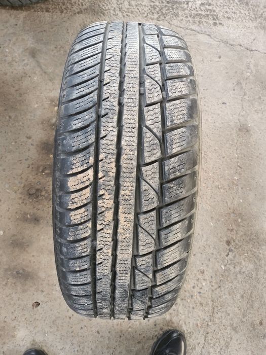 Бу жақсы жағдайдағы қыстық дөңгелек комплект.