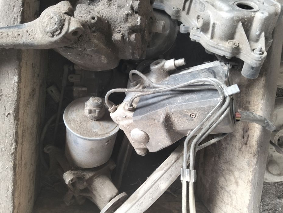 Мерс190 запчасти.