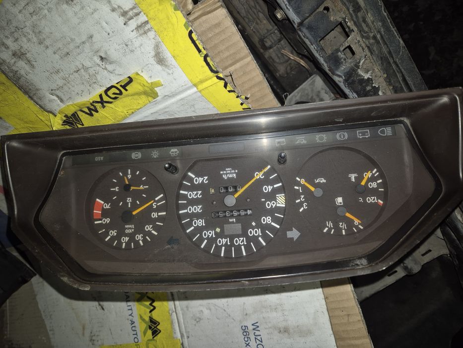 Приборка на w124 и е190 w201