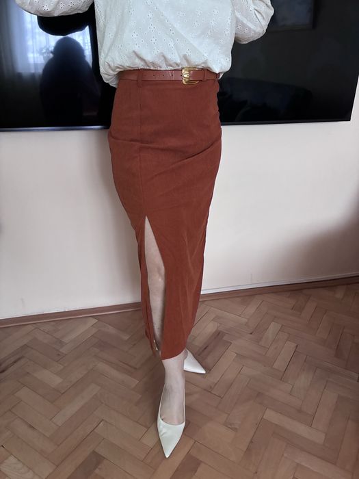 Fustă de catifea cărămiziu