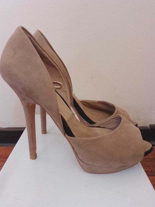 Pantofi cu toc ZARA, marimea 38!