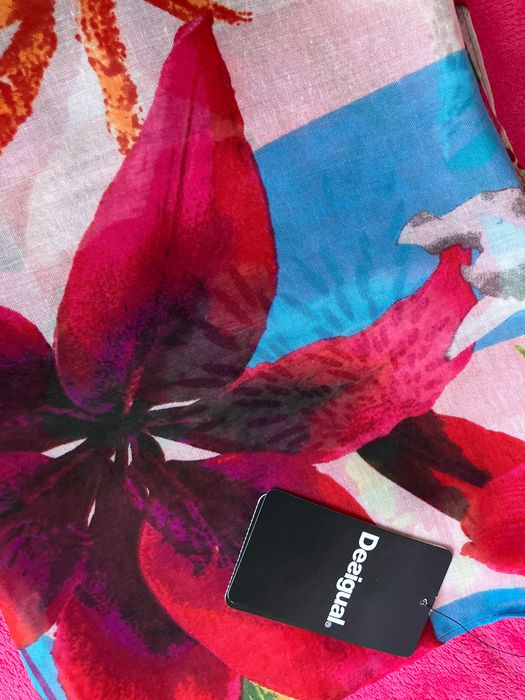 Нов шал “Desigual”