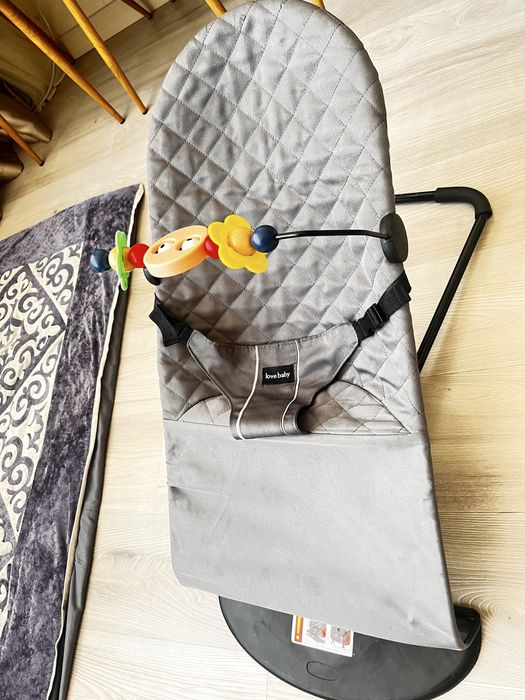 Продается шезлонг детский в хорошем состоянии.