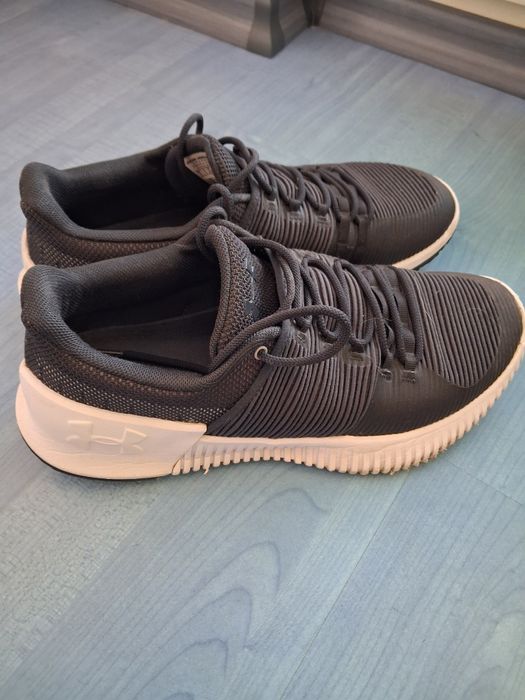 Under Armour маратонки 42