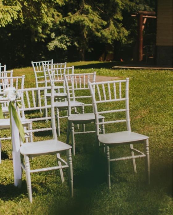 Cort Evenimente de inchiriat cu Mese rotunde si  Scaune Chiavarri