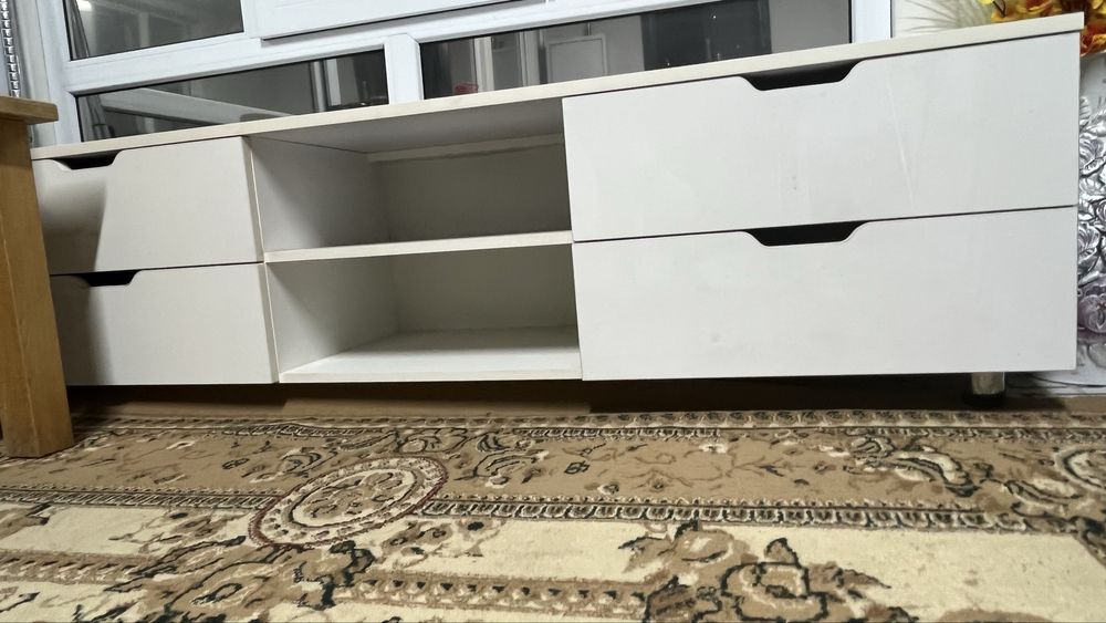 Тумба под телевизор