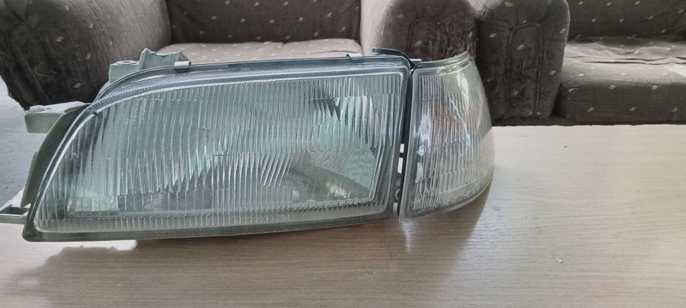 Фары на toyota corolla 100 ка.