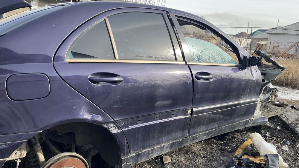 Мерс  2003 года на разбор