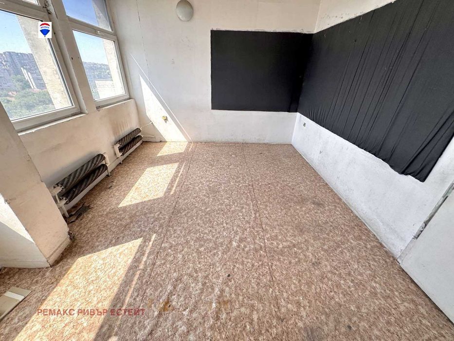 Дава се под наем Офис в Русе, Широк център - 200 кв.м за 663 € - Снимка #3