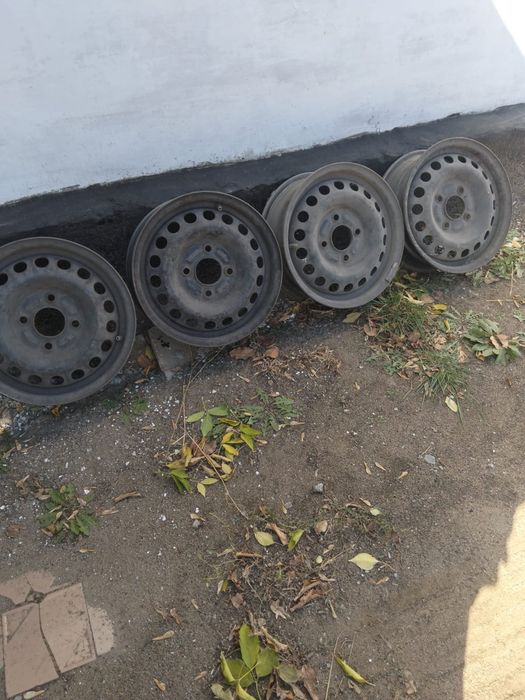 Продам диски на Mitsubishi Carizma
